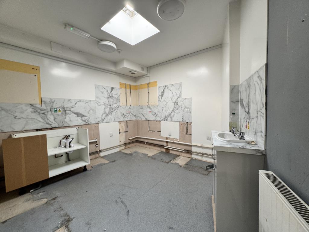 Lot: 110 - TWO PERIOD BUILDINGS IN NEED OF RENOVATION - Kitchen area